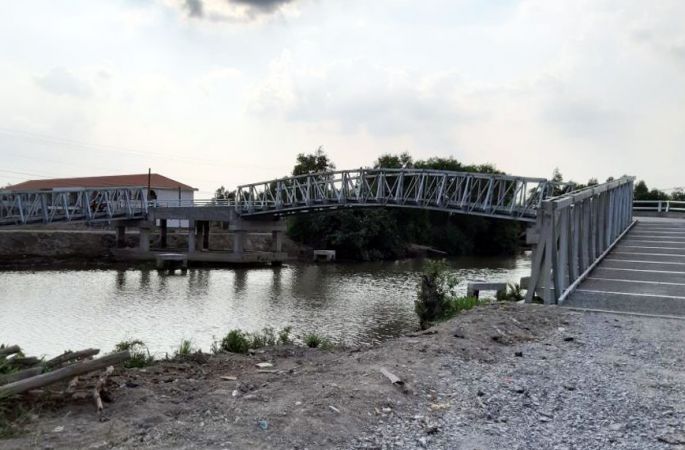 Tạm thông xe cầu qua kênh Bo Bo